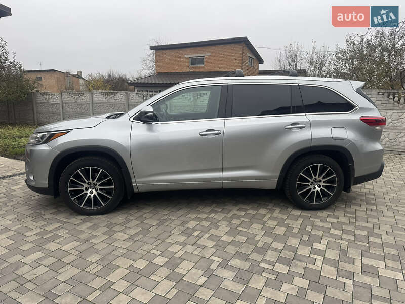 Внедорожник / Кроссовер Toyota Highlander 2017 в Киеве фото 3 Внедорожник / Кроссовер Toyota Highlander 2017 в Киеве