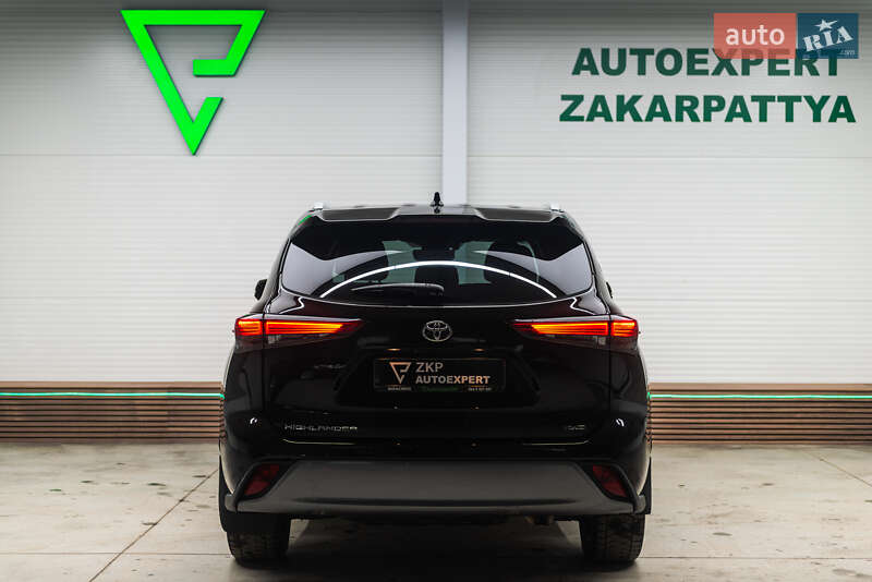 Внедорожник / Кроссовер Toyota Highlander 2021 в Мукачево