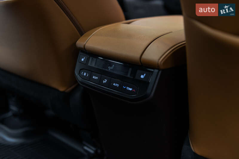 Внедорожник / Кроссовер Toyota Highlander 2021 в Мукачево