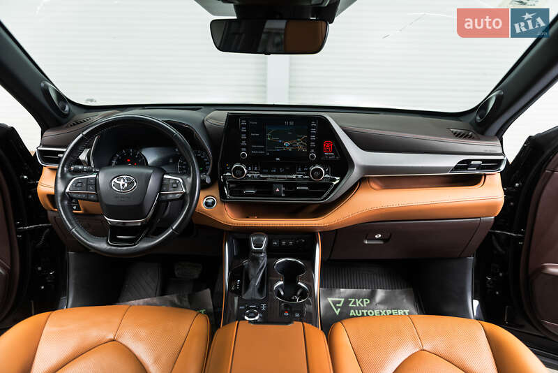 Внедорожник / Кроссовер Toyota Highlander 2021 в Мукачево