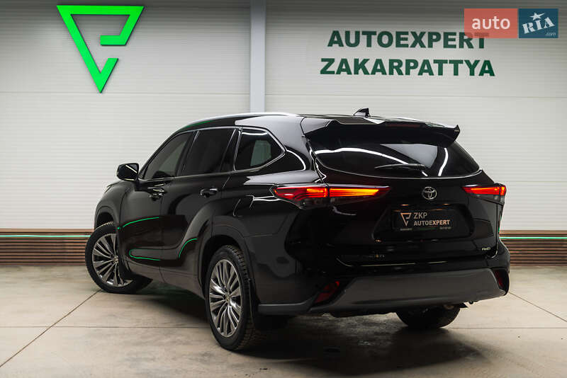 Внедорожник / Кроссовер Toyota Highlander 2021 в Мукачево