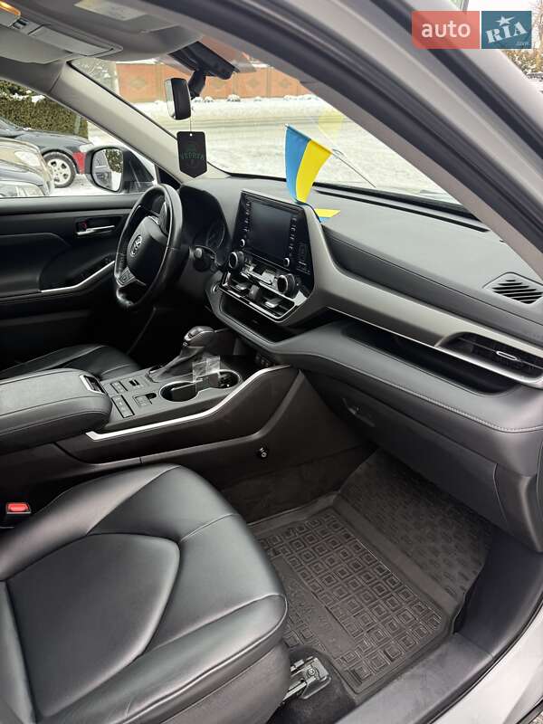 Внедорожник / Кроссовер Toyota Highlander 2020 в Киеве