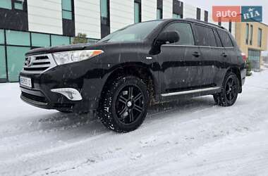 Внедорожник / Кроссовер Toyota Highlander 2011 в Старой Синяве
