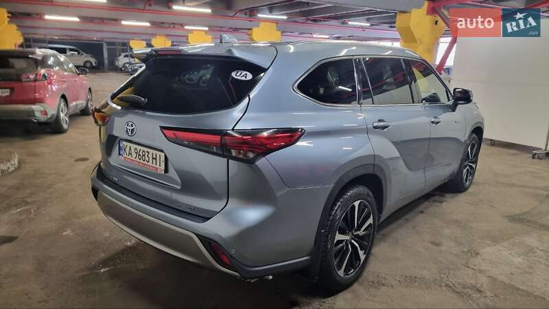 Позашляховик / Кросовер Toyota Highlander 2021 в Києві