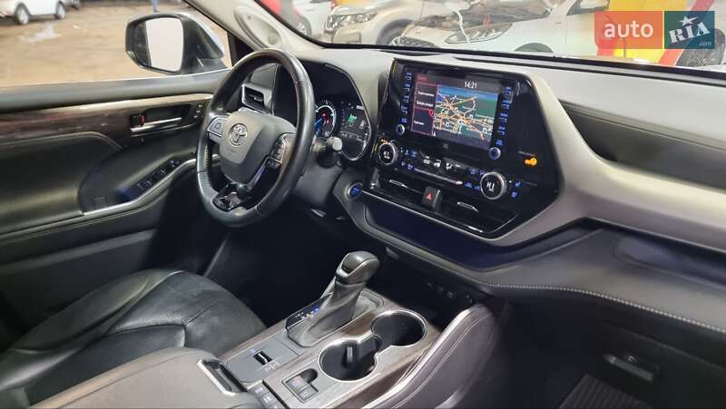 Позашляховик / Кросовер Toyota Highlander 2021 в Києві