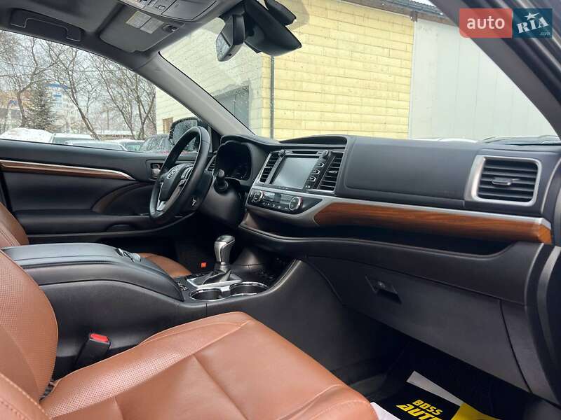 Внедорожник / Кроссовер Toyota Highlander 2018 в Ивано-Франковске фото 18 Внедорожник / Кроссовер Toyota Highlander 2018 в Ивано-Франковске