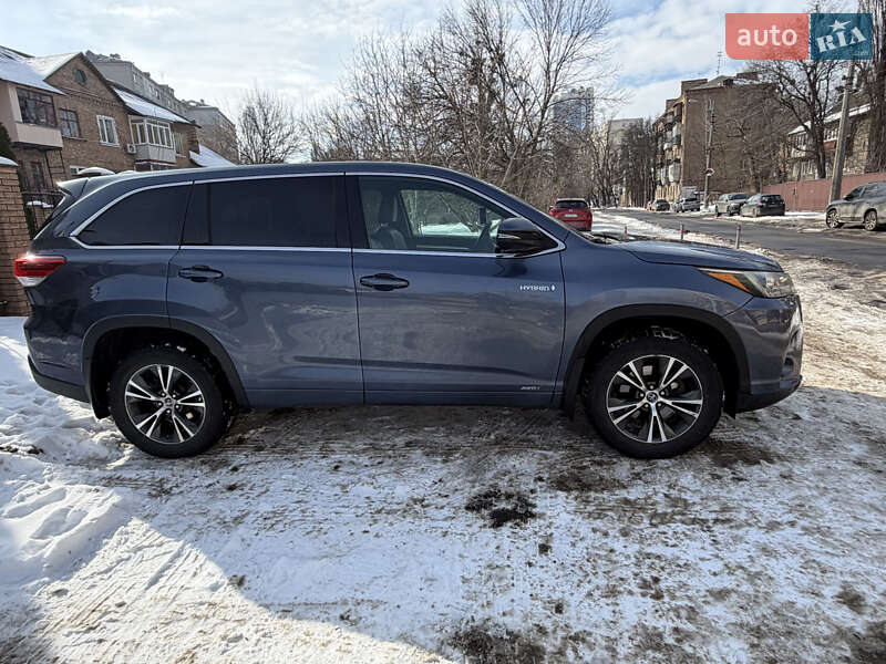 Позашляховик / Кросовер Toyota Highlander 2018 в Києві
