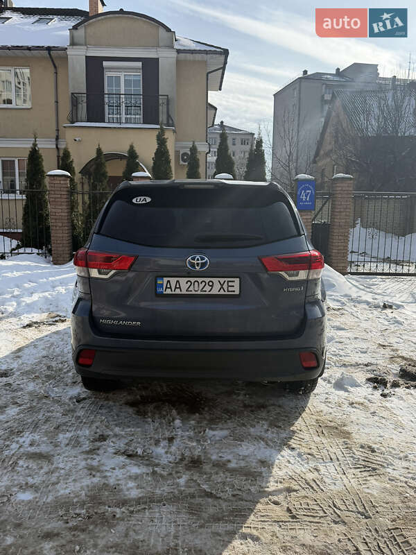 Позашляховик / Кросовер Toyota Highlander 2018 в Києві