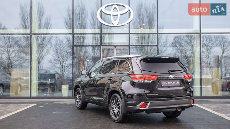 Внедорожник / Кроссовер Toyota Highlander 2019 в Днепре