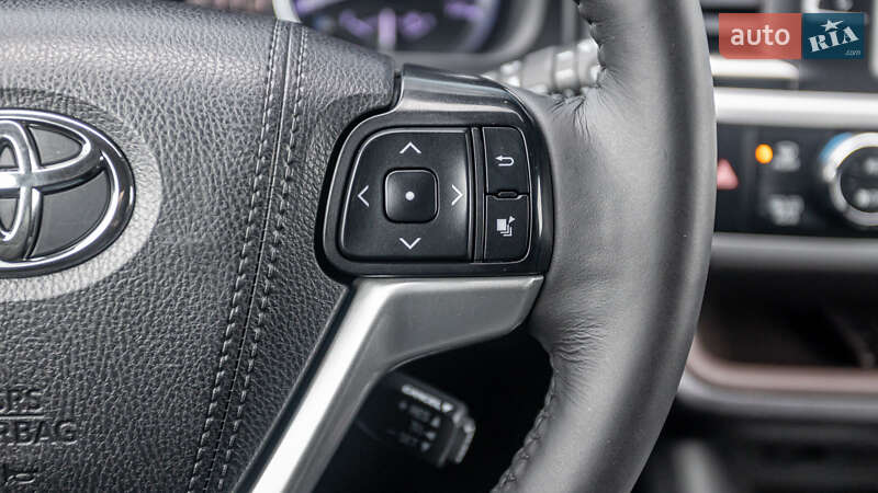 Внедорожник / Кроссовер Toyota Highlander 2019 в Днепре