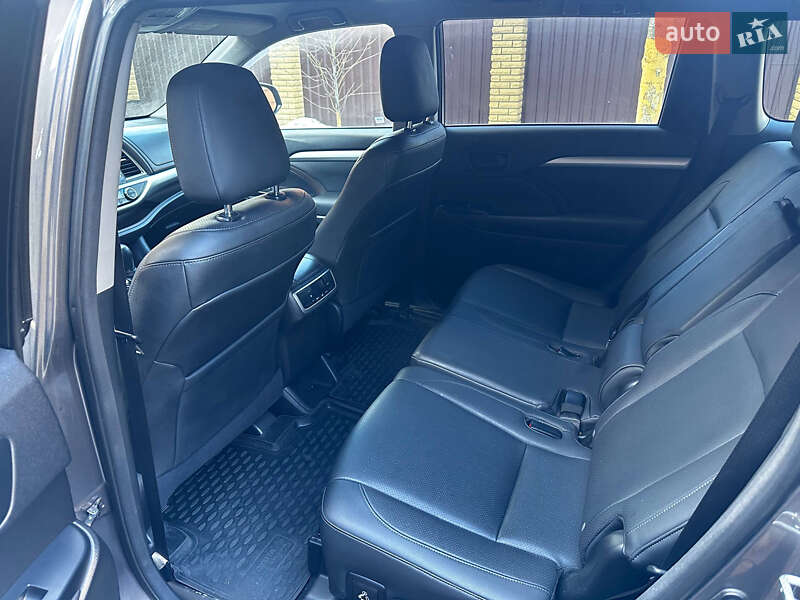 Внедорожник / Кроссовер Toyota Highlander 2014 в Виннице