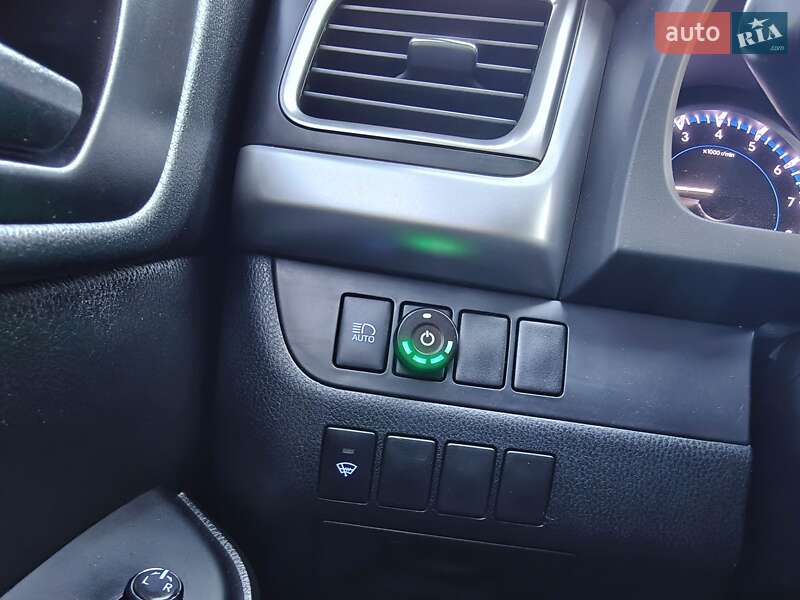 Позашляховик / Кросовер Toyota Highlander 2017 в Києві