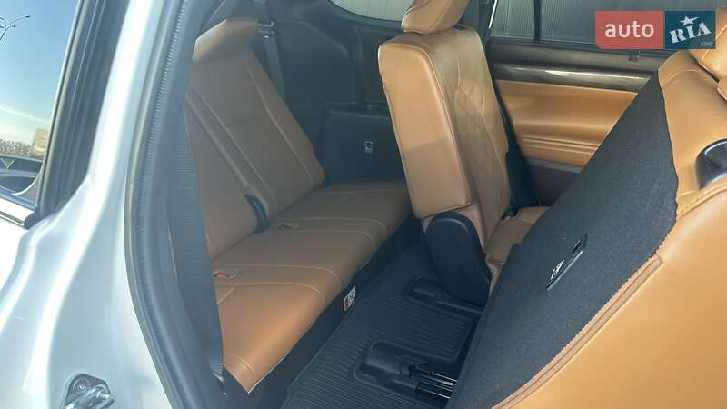 Позашляховик / Кросовер Toyota Highlander 2022 в Києві