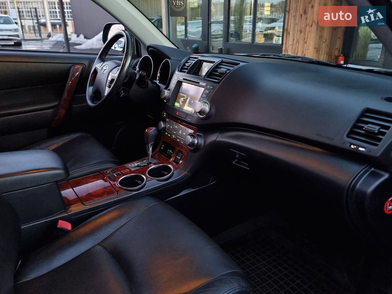 Внедорожник / Кроссовер Toyota Highlander 2013 в Виннице