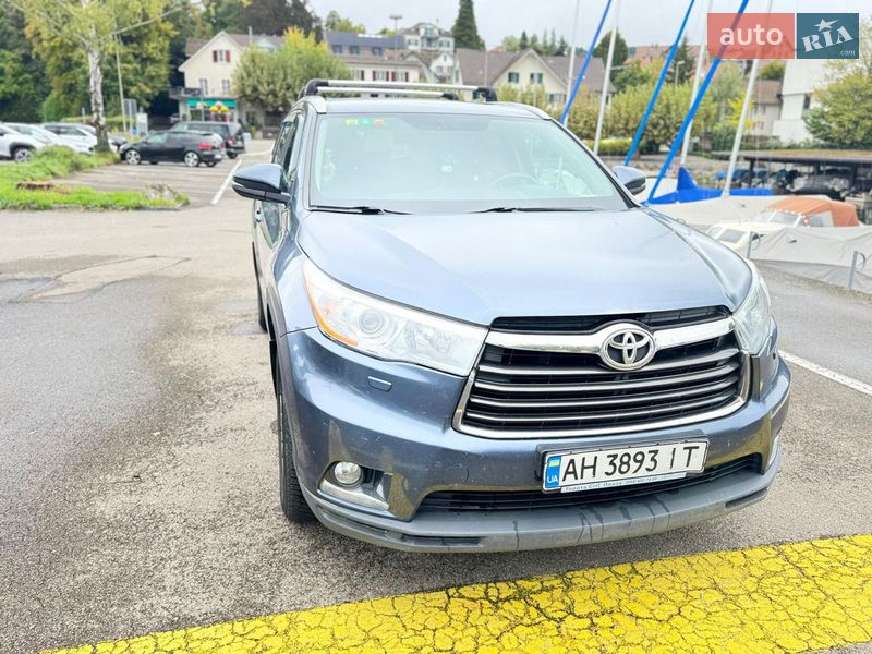 Позашляховик / Кросовер Toyota Highlander 2016 в Львові