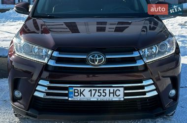 Позашляховик / Кросовер Toyota Highlander 2018 в Рівному