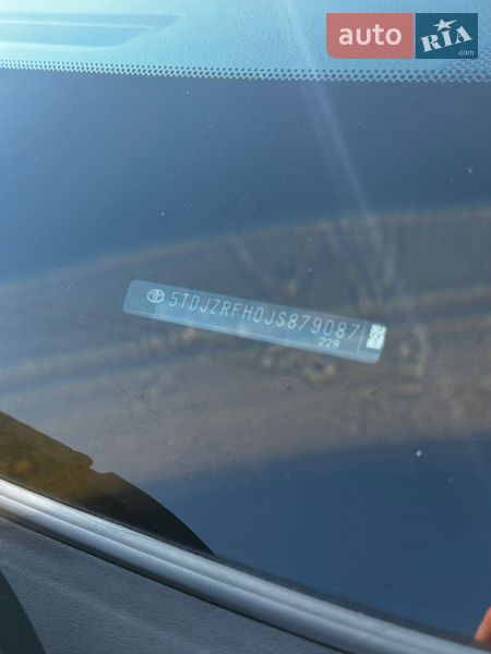 Внедорожник / Кроссовер Toyota Highlander 2018 в Ровно