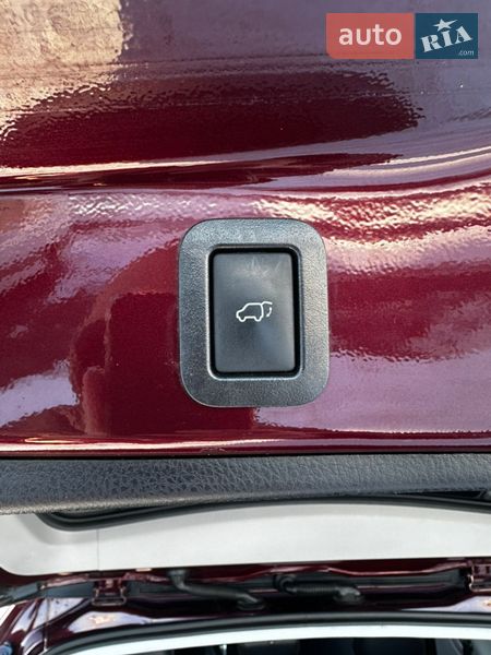 Внедорожник / Кроссовер Toyota Highlander 2018 в Ровно