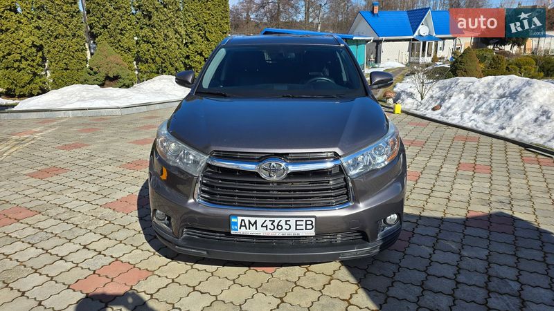 Позашляховик / Кросовер Toyota Highlander 2016 в Житомирі