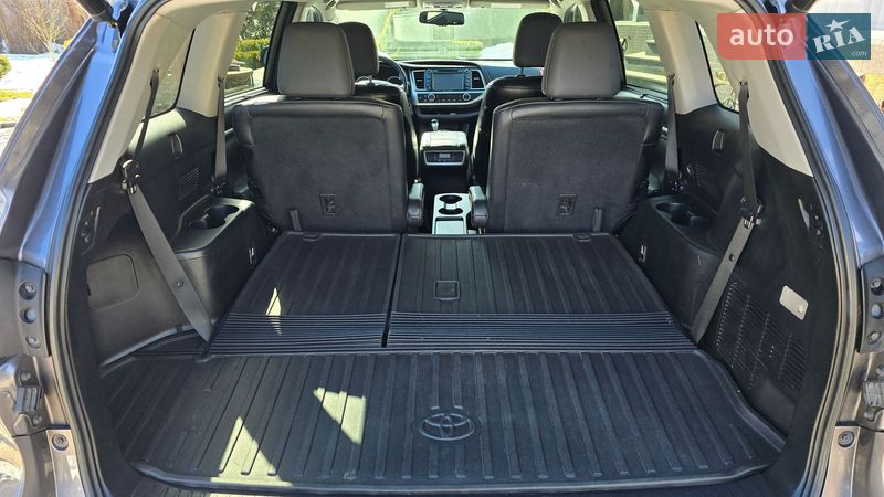 Позашляховик / Кросовер Toyota Highlander 2016 в Житомирі