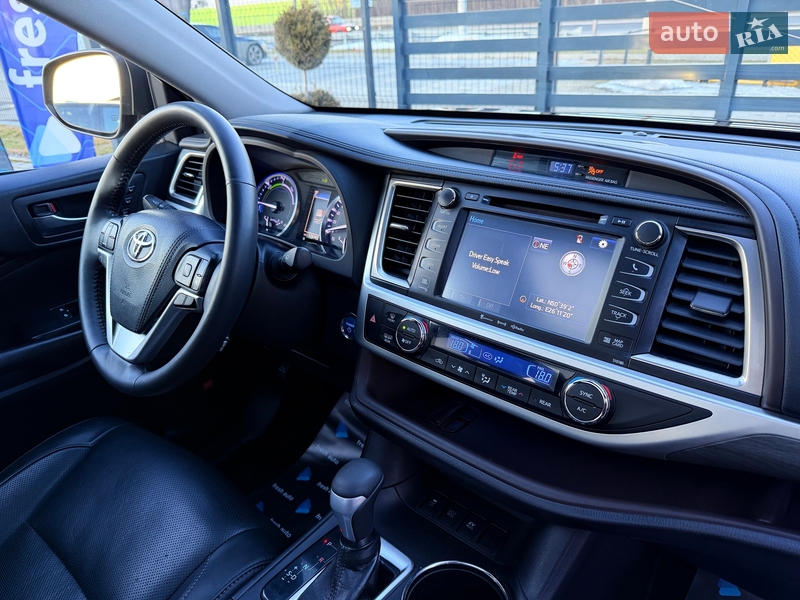 Внедорожник / Кроссовер Toyota Highlander 2018 в Ровно