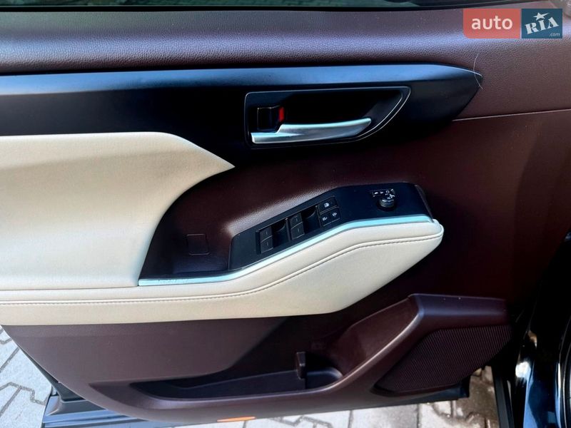Позашляховик / Кросовер Toyota Highlander 2020 в Хмельницькому