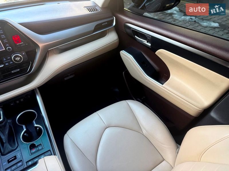 Позашляховик / Кросовер Toyota Highlander 2020 в Хмельницькому