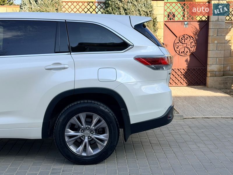 Внедорожник / Кроссовер Toyota Highlander 2014 в Одессе