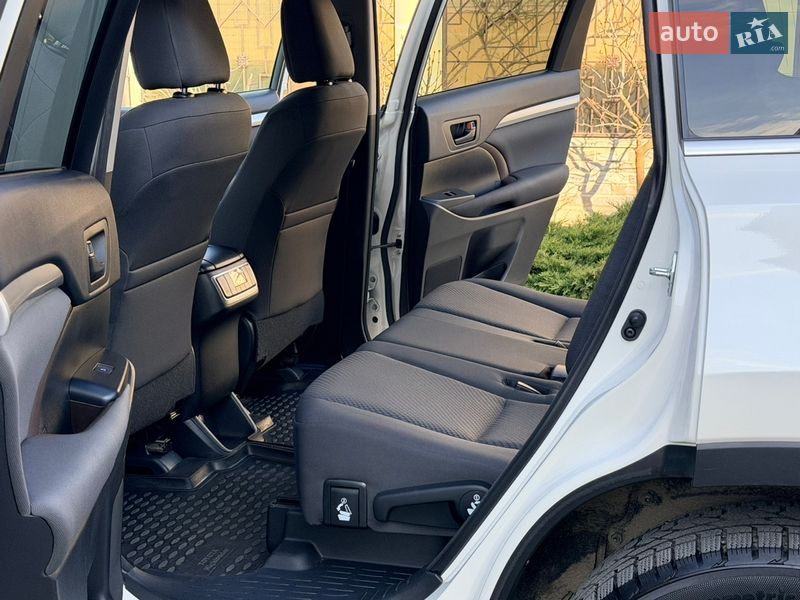 Внедорожник / Кроссовер Toyota Highlander 2014 в Одессе