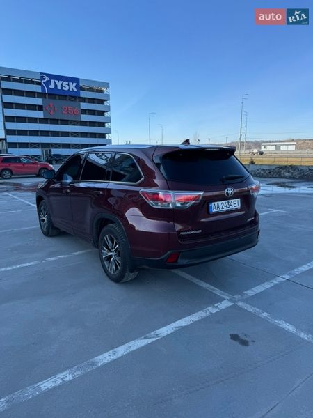 Внедорожник / Кроссовер Toyota Highlander 2016 в Киеве