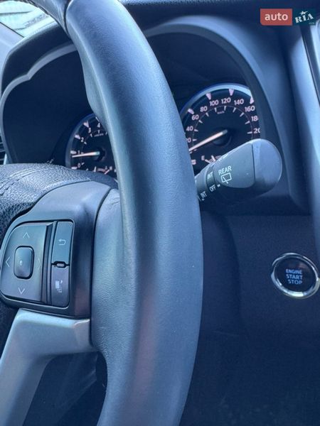 Внедорожник / Кроссовер Toyota Highlander 2016 в Киеве