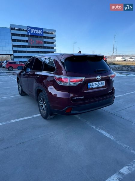 Внедорожник / Кроссовер Toyota Highlander 2016 в Киеве