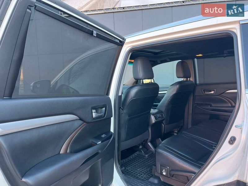 Внедорожник / Кроссовер Toyota Highlander 2014 в Киеве