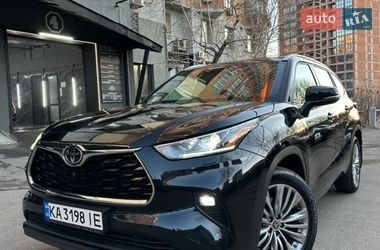 Позашляховик / Кросовер Toyota Highlander 2022 в Києві