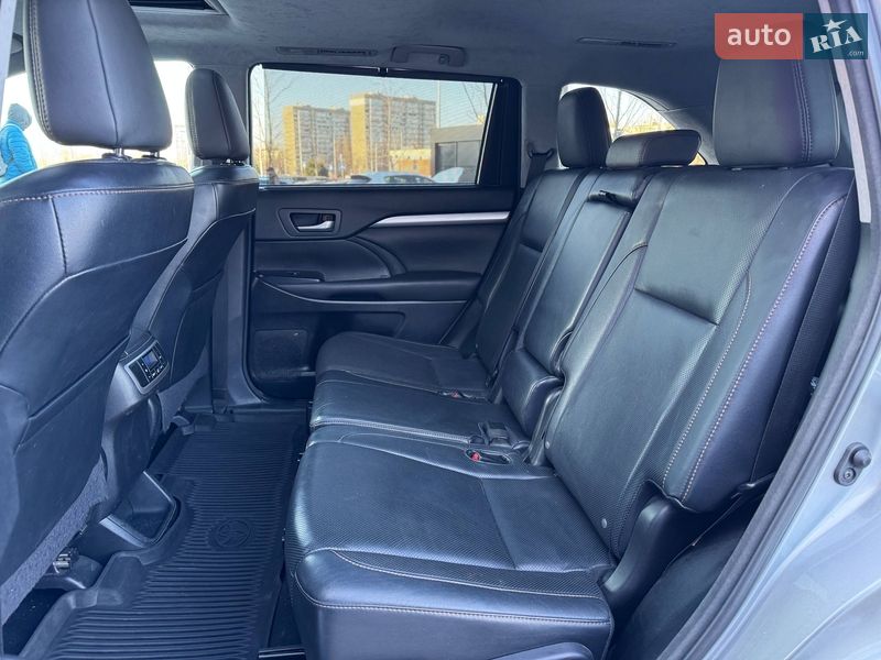 Позашляховик / Кросовер Toyota Highlander 2018 в Києві фото 14 Позашляховик / Кросовер Toyota Highlander 2018 в Києві