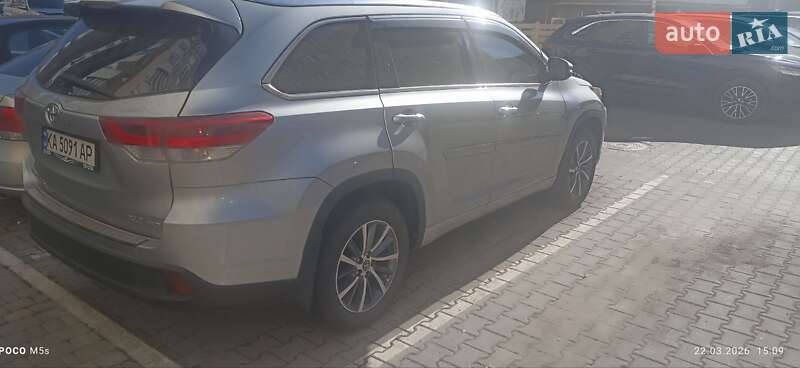 Позашляховик / Кросовер Toyota Highlander 2018 в Києві