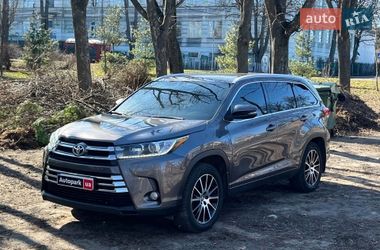 Позашляховик / Кросовер Toyota Highlander 2018 в Києві