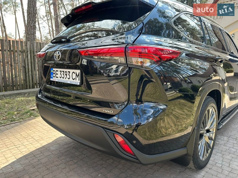 Позашляховик / Кросовер Toyota Highlander 2020 в Києві