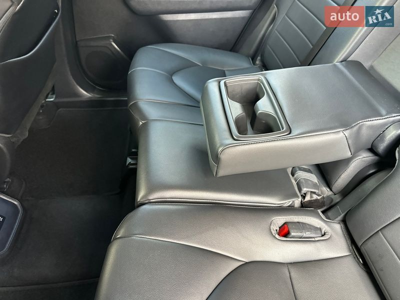 Позашляховик / Кросовер Toyota Highlander 2020 в Києві