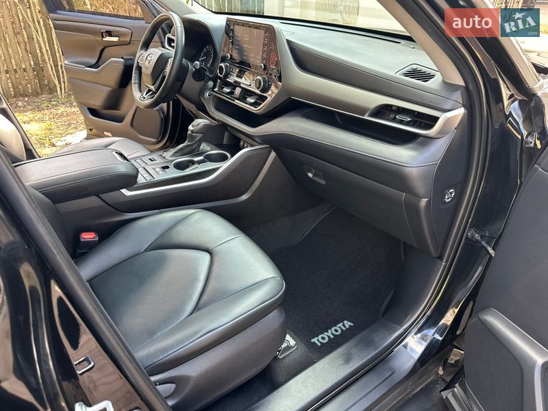 Позашляховик / Кросовер Toyota Highlander 2020 в Києві
