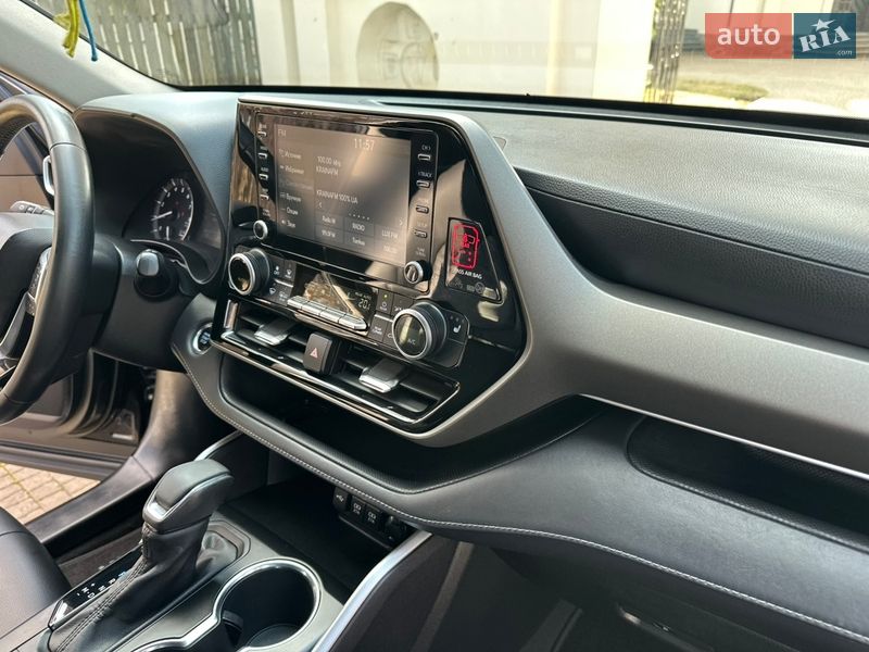 Позашляховик / Кросовер Toyota Highlander 2020 в Києві