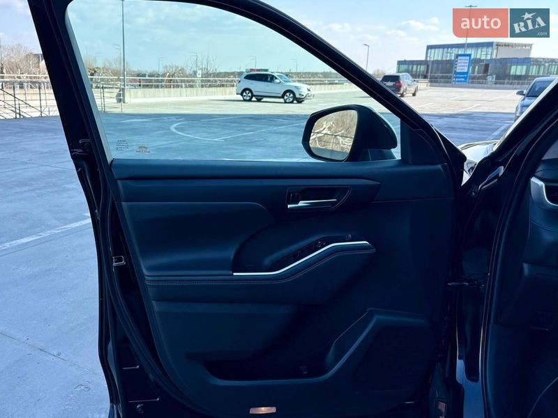 Внедорожник / Кроссовер Toyota Highlander 2020 в Киеве