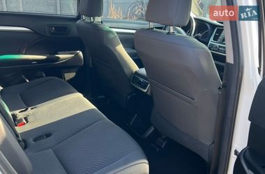 Позашляховик / Кросовер Toyota Highlander 2017 в Ніжині