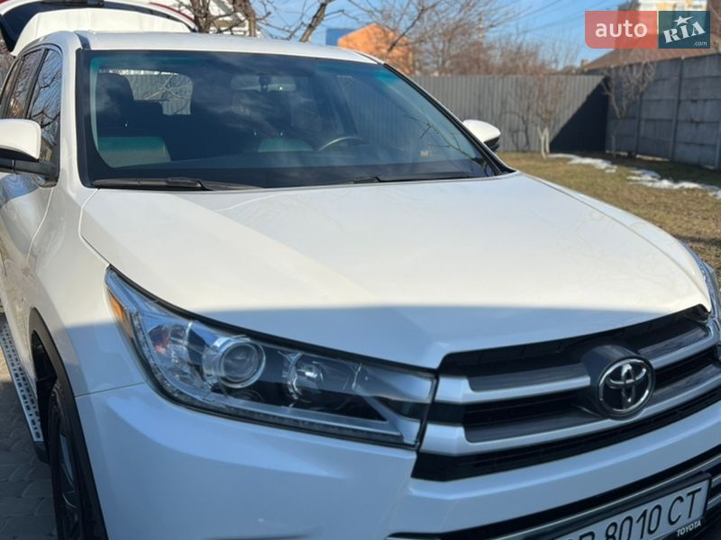 Позашляховик / Кросовер Toyota Highlander 2017 в Ніжині