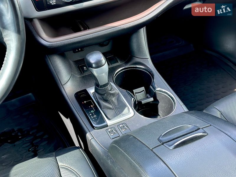 Позашляховик / Кросовер Toyota Highlander 2015 в Харкові