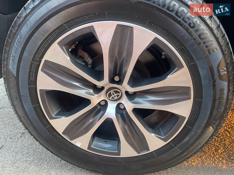 Позашляховик / Кросовер Toyota Highlander 2022 в Києві