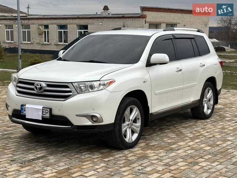 Внедорожник / Кроссовер Toyota Highlander 2012 в Чугуеве