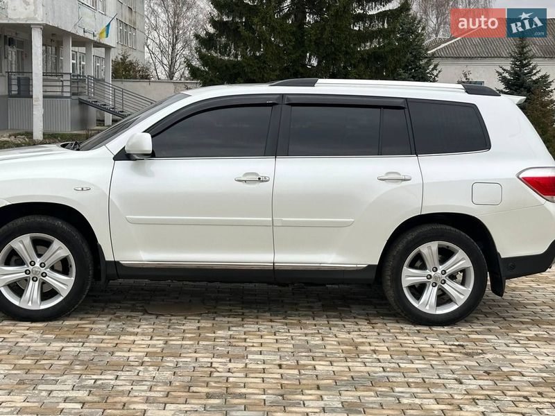 Внедорожник / Кроссовер Toyota Highlander 2012 в Чугуеве