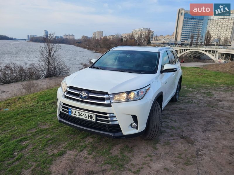 Внедорожник / Кроссовер Toyota Highlander 2018 в Киеве фото 2 Внедорожник / Кроссовер Toyota Highlander 2018 в Киеве