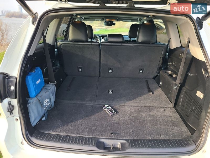 Внедорожник / Кроссовер Toyota Highlander 2018 в Киеве фото 13 Внедорожник / Кроссовер Toyota Highlander 2018 в Киеве